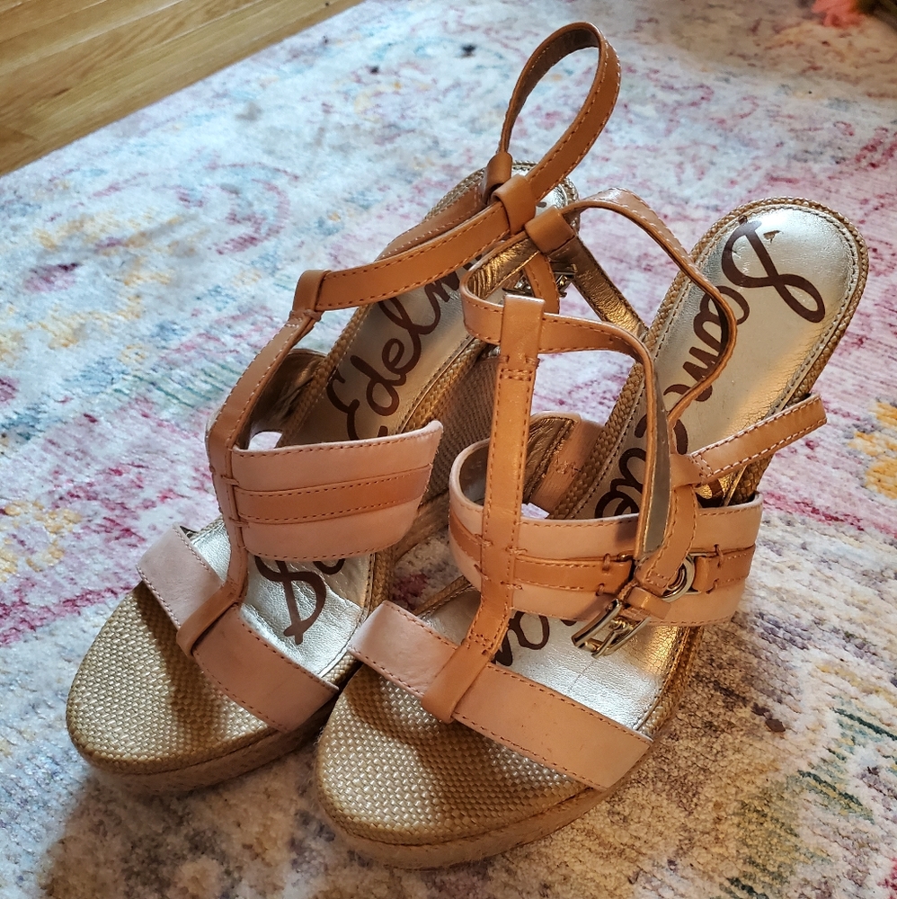 Wedge sandals